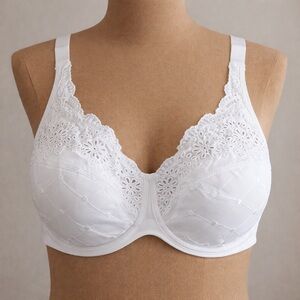 NWT White Full-Coverage Eyelet Lace Bra with Underwire 40D